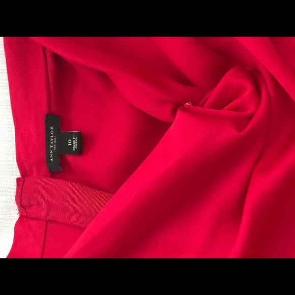 Ann Taylor silk blouse - red color - size 10 - Picture 4 of 4
